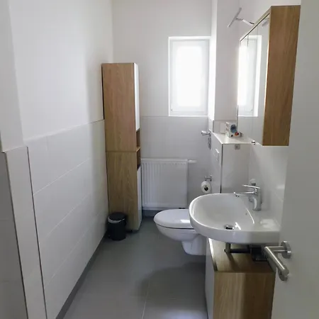 Appartamento In Magdeburg-salbke Mit Balkon Und Wlan