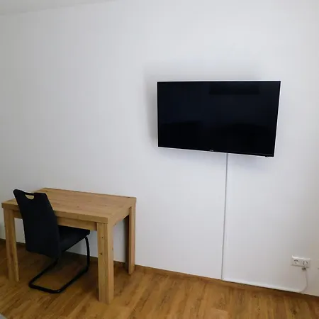 In Magdeburg-salbke Mit Balkon Und Wlan * Magdeburg