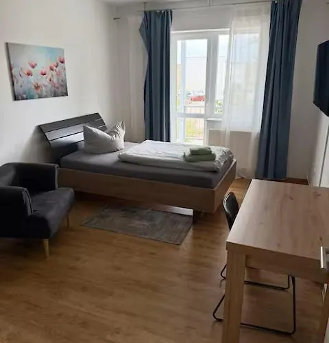 In Magdeburg-salbke Mit Balkon Und Wlan