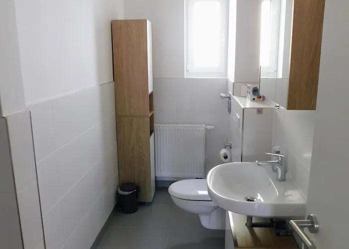 Lägenhet In Magdeburg-salbke Mit Balkon Und Wlan