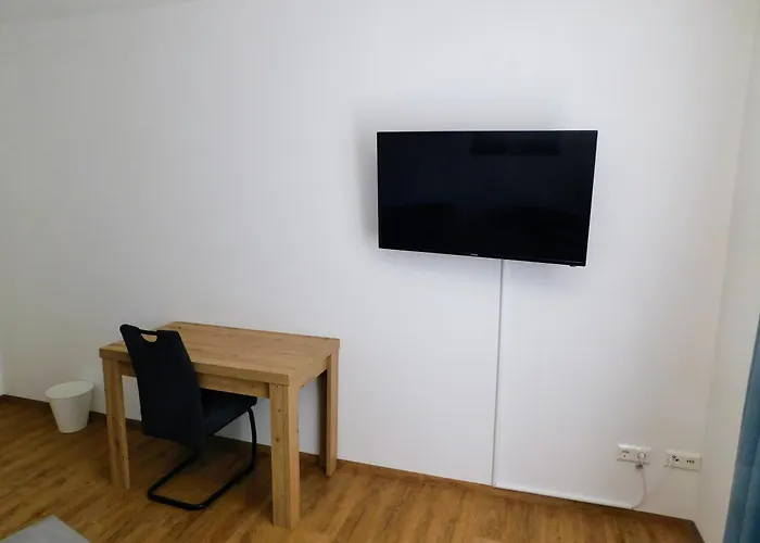 In Magdeburg-salbke Mit Balkon Und Wlan * Magdeburg